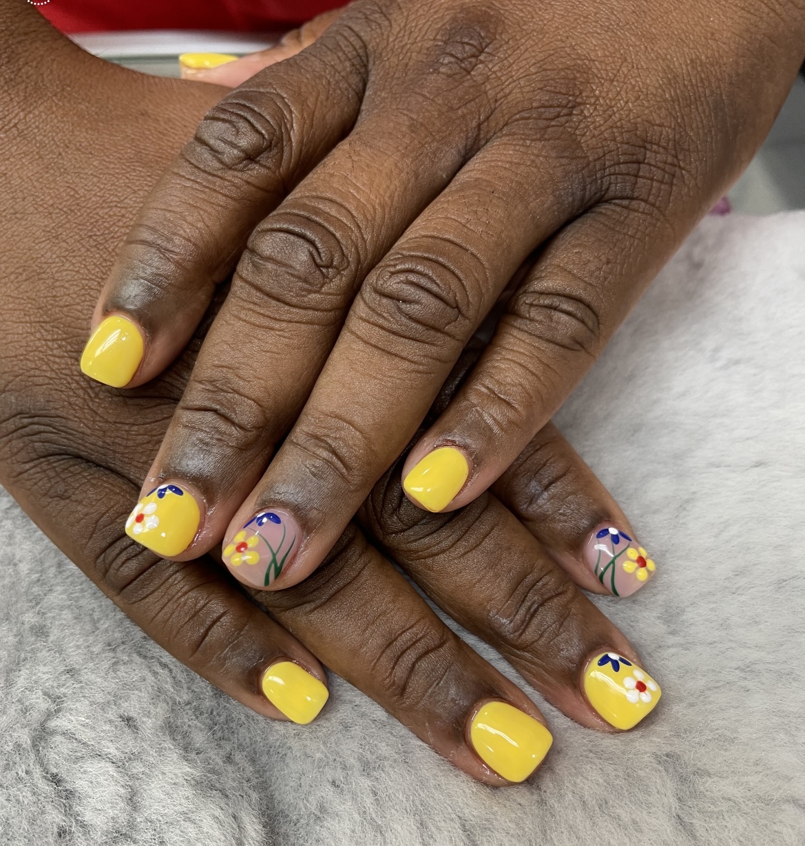 Jolies Nails nail photo 3